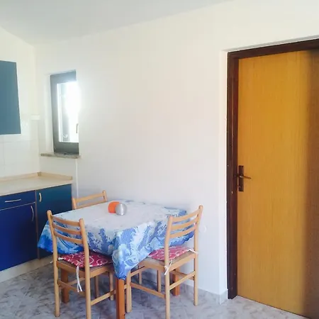 Apartment Apartman Mira